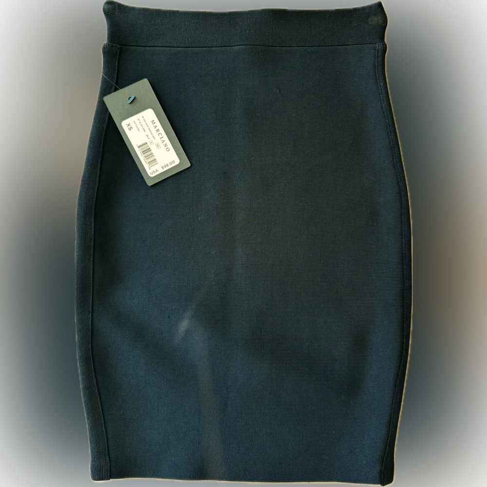 Black bodycon skirt